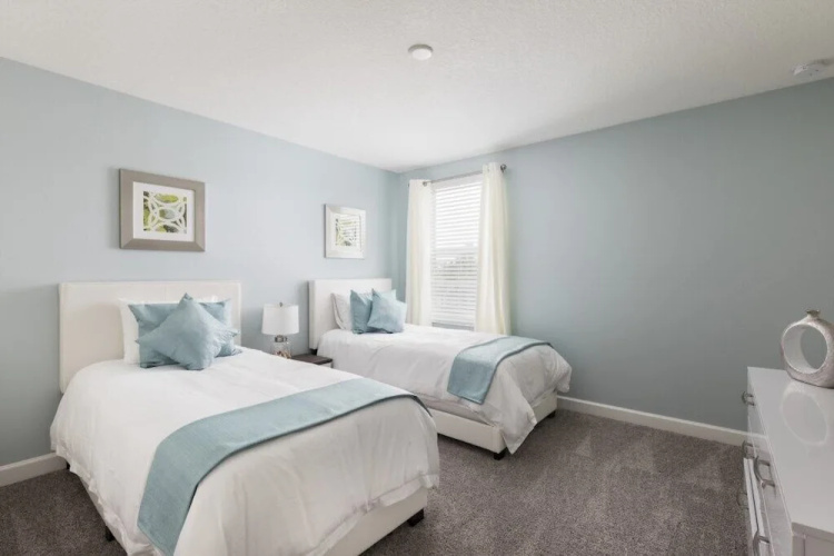 Champions Gate 1654 - Eight Bedroom Pool Home