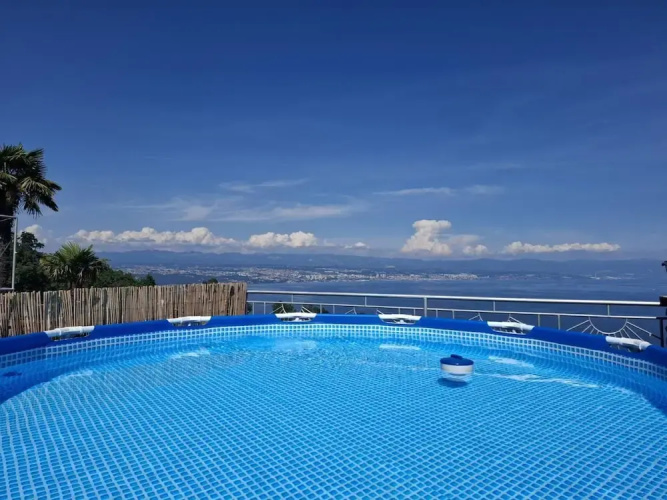 Cozy Lovran Apartment With Private Pool and Sea View