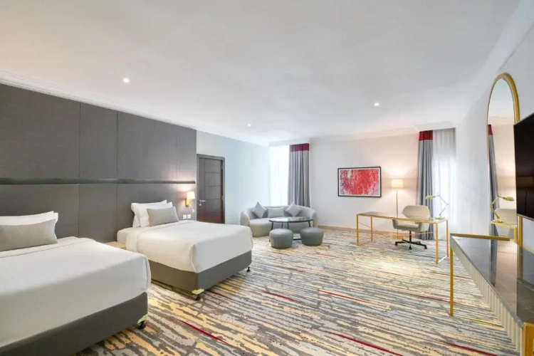 Classy Twin room with city/pool view