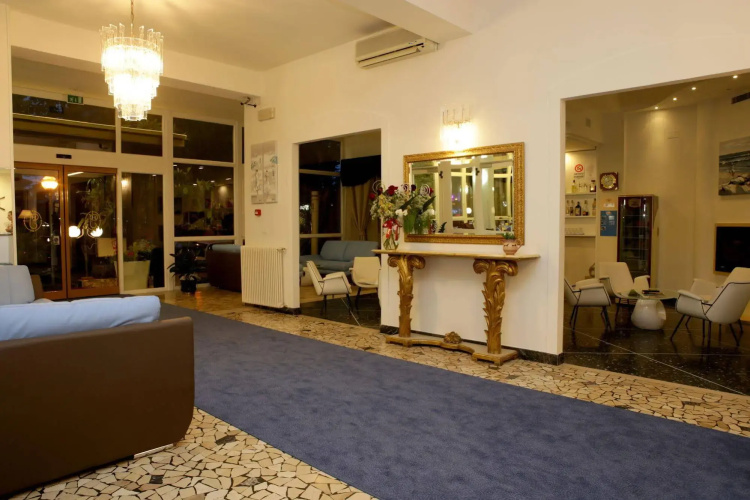 New Hotel Jolie