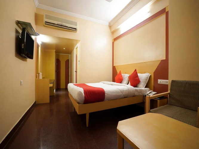 Hotel Raj Classic Inn