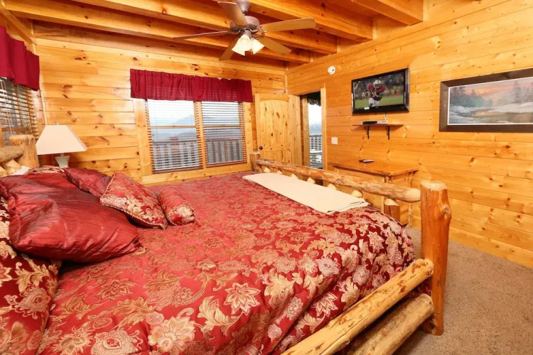 Wavyleaf Retreat - Four Bedroom Cabin
