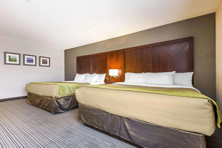Holiday Inn Express & Suites