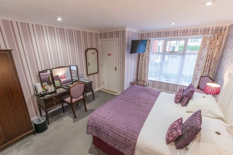 Standard Double Basement room