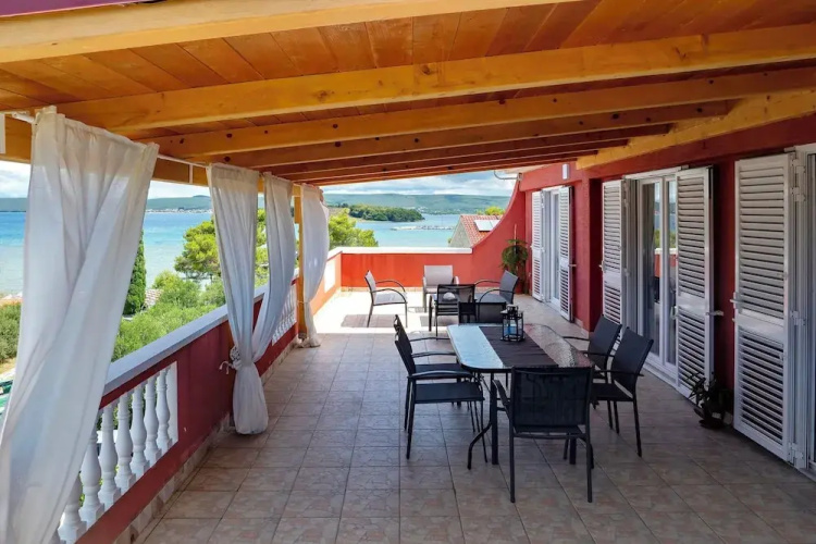 Apartments Saphron Beach