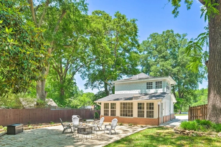 2 Bedrooms Cottage