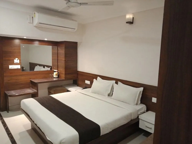 Hotel Paras