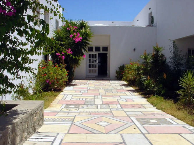 Elies Villa