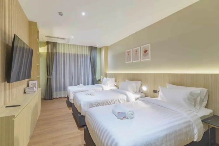 Comfort Triple room with city view
