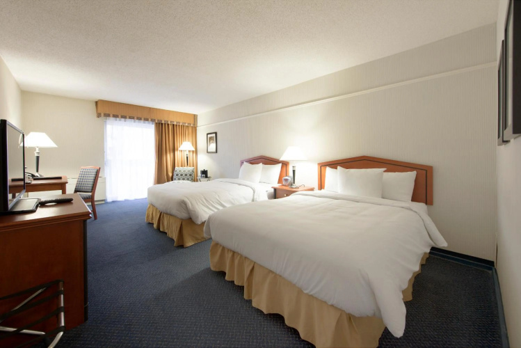 Toronto Don Valley Hotel & Suites photo 6
