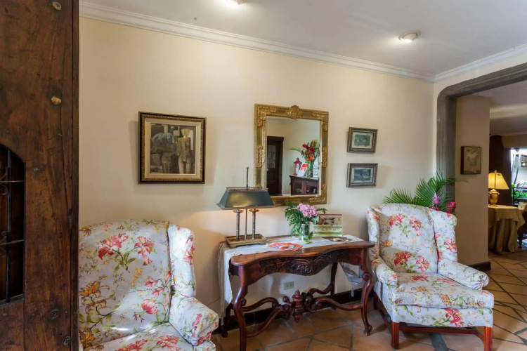 Los Robles Charming Colonial Boutique Hotel