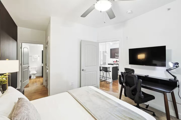 Lux 1b1b With Pool Near Legacy West - Frisco, TX