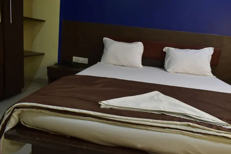 Dolphin Hotel