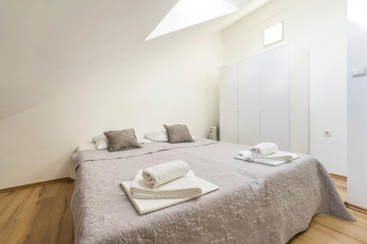 Mint, lovely apartment for 8