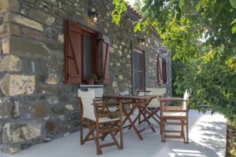 Perivoli Stone house