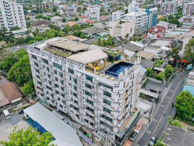 Luxury Twin room with balcony and with city view
