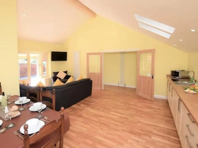 3 Bedrooms Bungalow