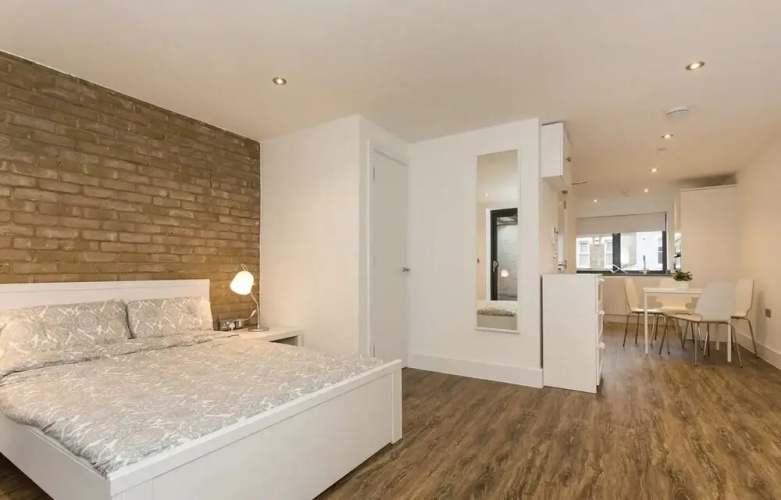 Manor House Studio Apartment B