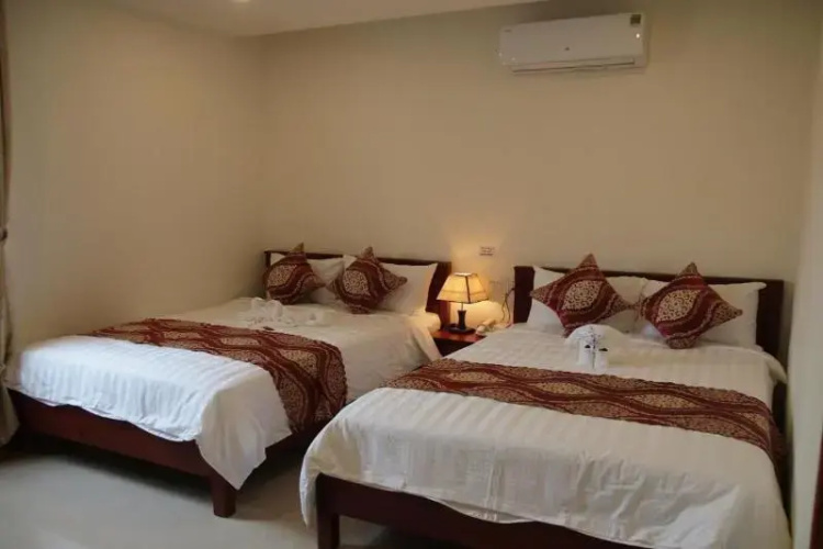 Hung Thu Hotel by ZUZU