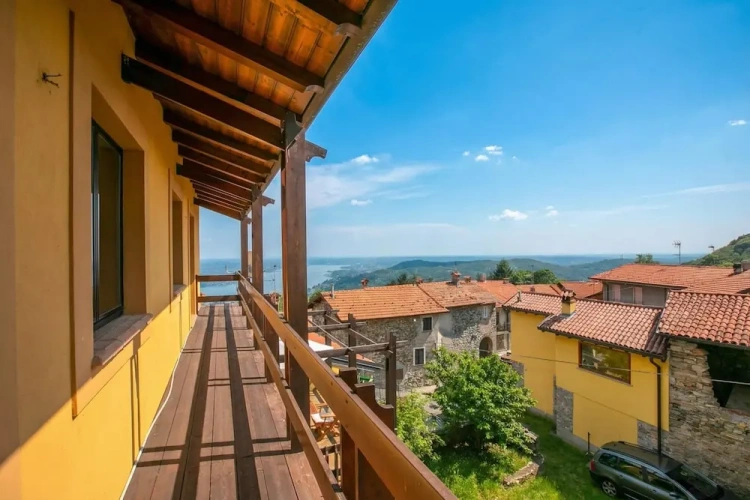 Standard Family room with balcony and with lake view