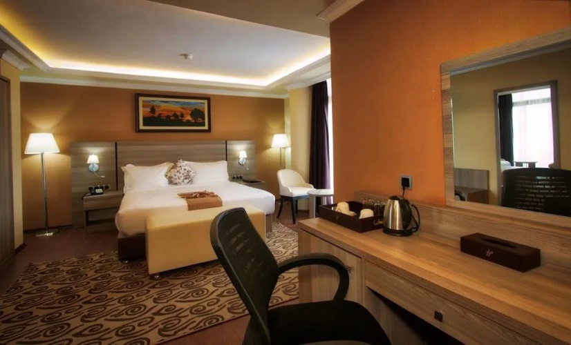 Holiday Hotel