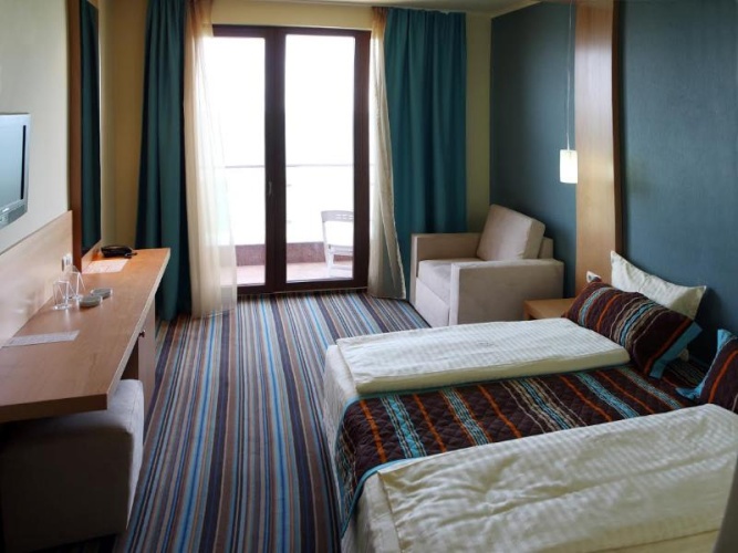 Standard Twin room with balcony