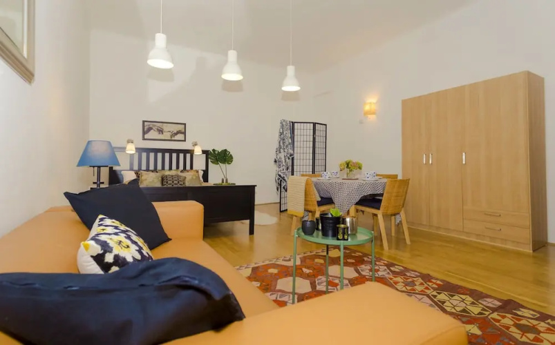 Laksa Apartments