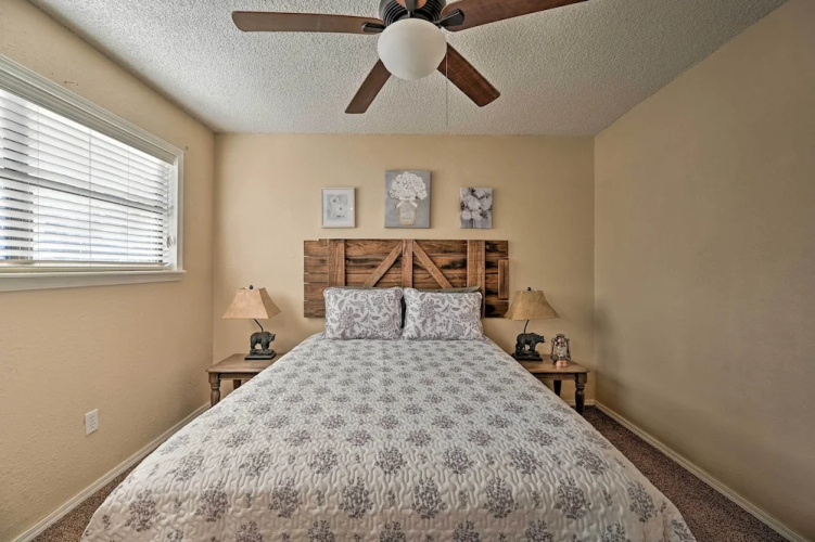 'hidden Oaks' Broken Bow Vacation Rental, Pets OK!