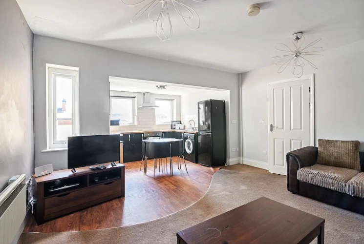 3 Bedrooms Apartment