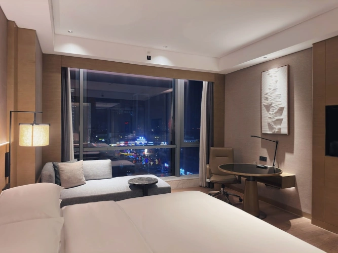 Standard Double room with city view