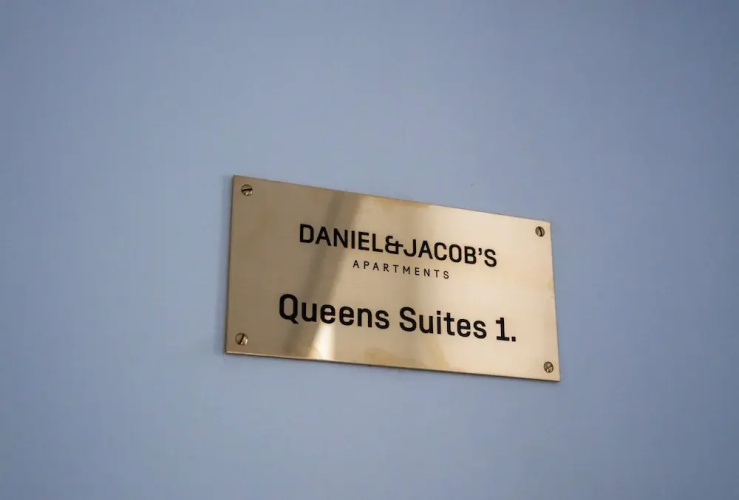 Queens Suites by Daniel&Jacob's