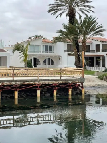 Beachfront, 4BR, entire house in Paracas