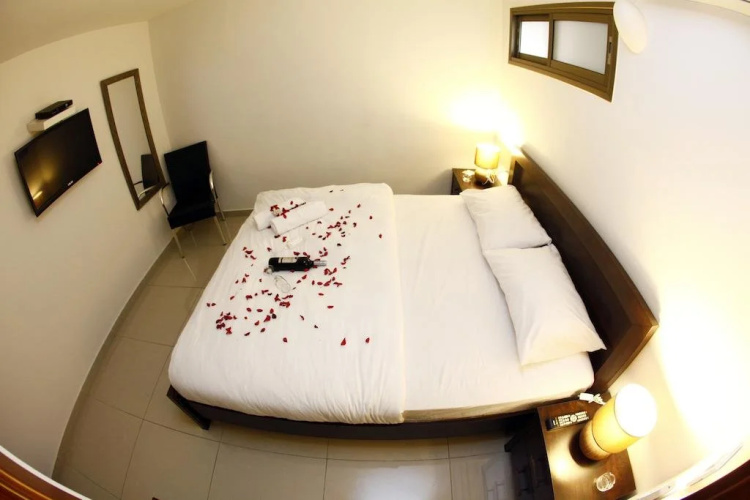 Royale Rooms