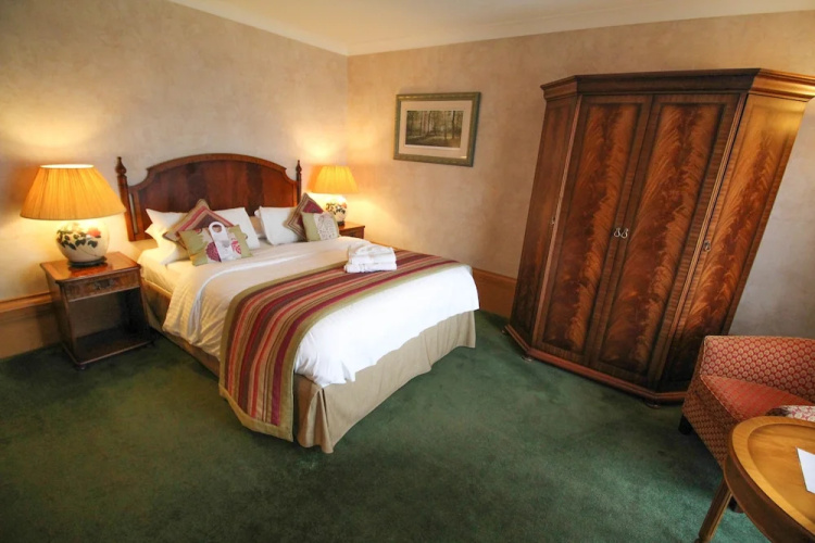 Blunsdon House Hotel