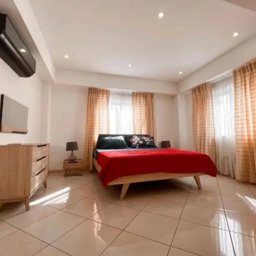 Luxurious Superior Room Space Available
