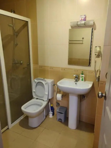 Apartment 7D,Retreat