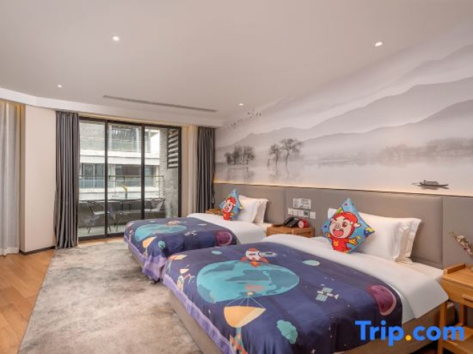 Standard Twin Family room