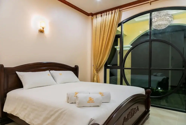 Royal Graces Luxury
