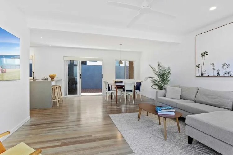 Albatross Beachfront 3 Bedroom Apartment