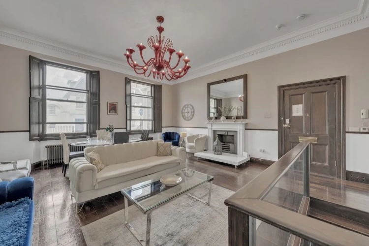 2 Bedrooms Luxury Apartment