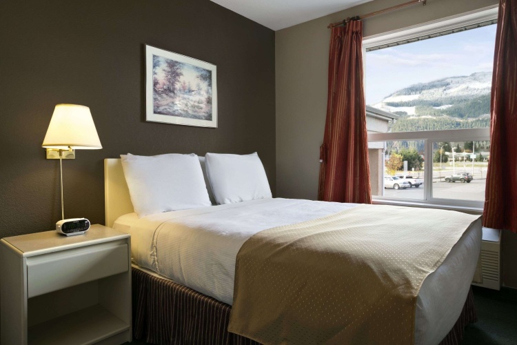 Super 8 by Wyndham Revelstoke photo 6