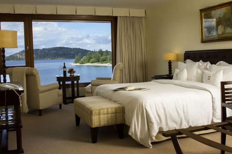 Studio with lake view