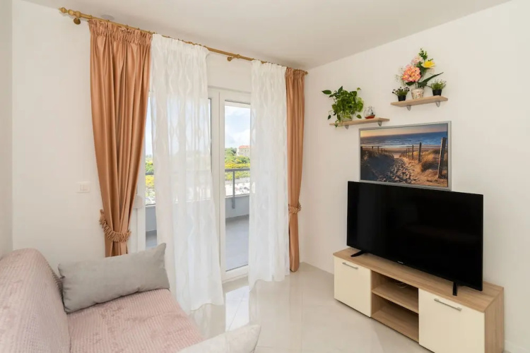 A2 - Modern apt With the Terrace & sea View