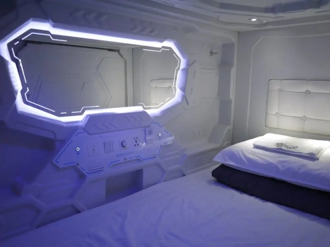 Standard Capsule with balcony