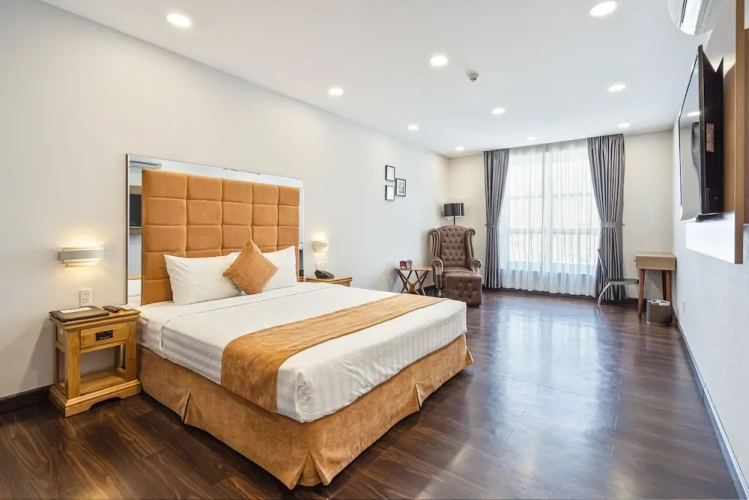 Deluxe Double room with city view