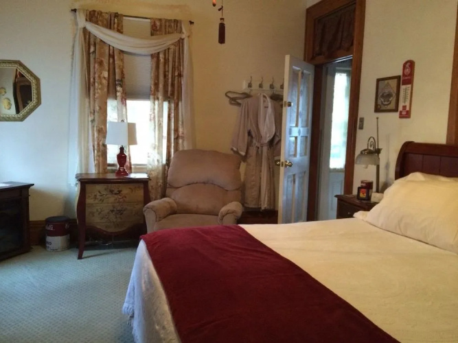 Campbell House B&B