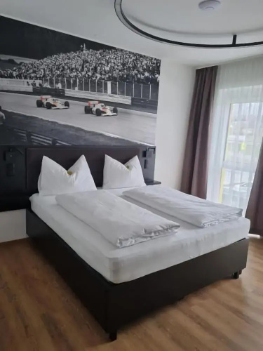 RINGRAST Hotel