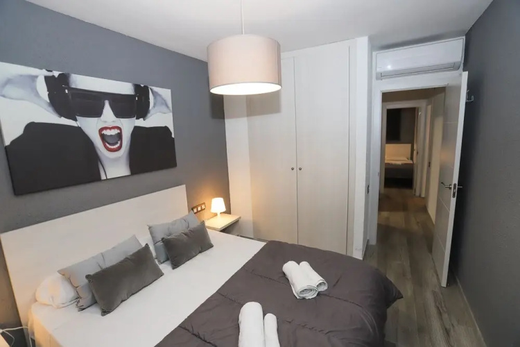 Apartamento Differentflats Buigas Llum
