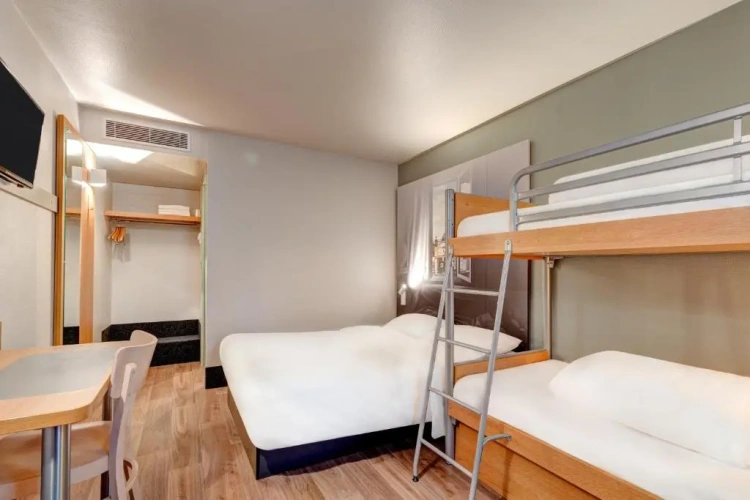Quadruple room