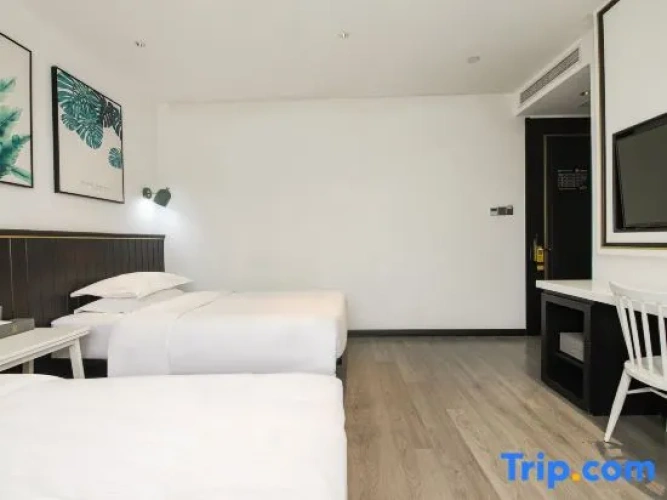 Standard Double room with view